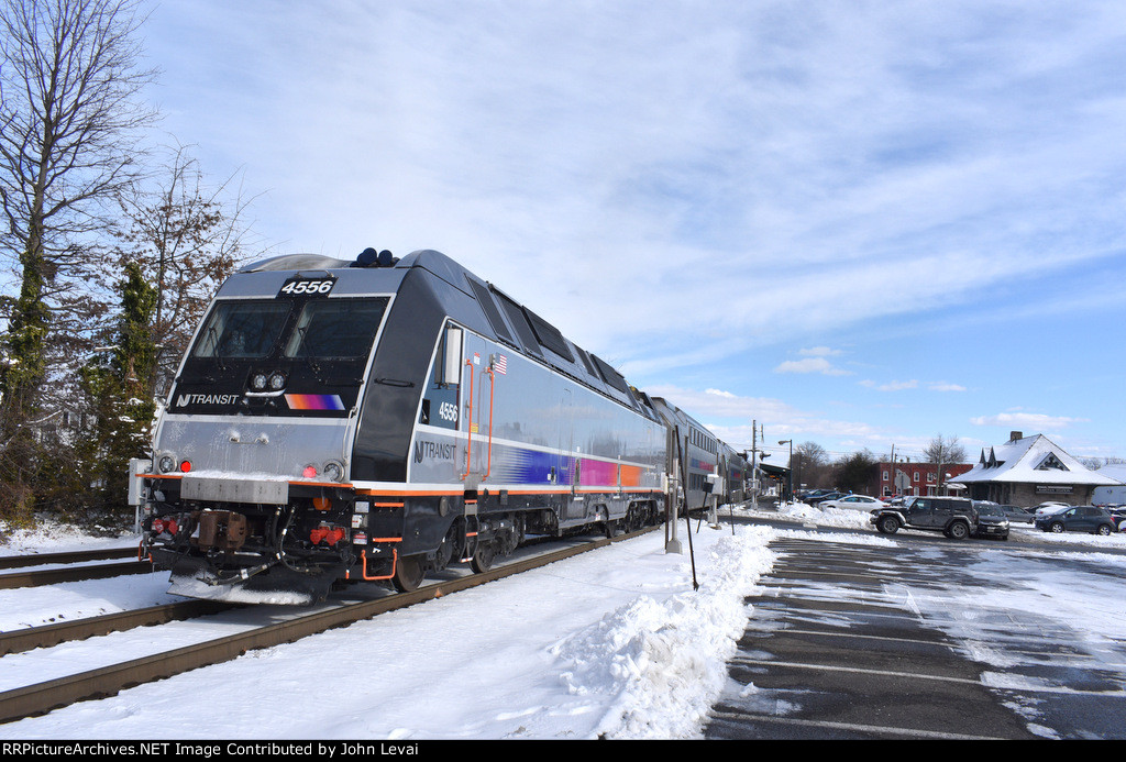 NJT Train # 5520 leaving Raritan Station